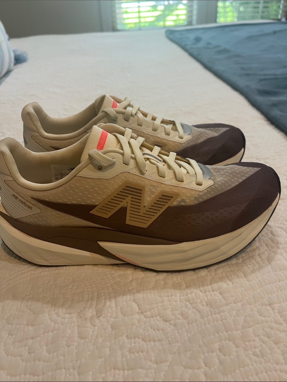 New Balance FuelCell Women's Running Shoe - Cream & brown with mauve tint. - Picture 7 of 8